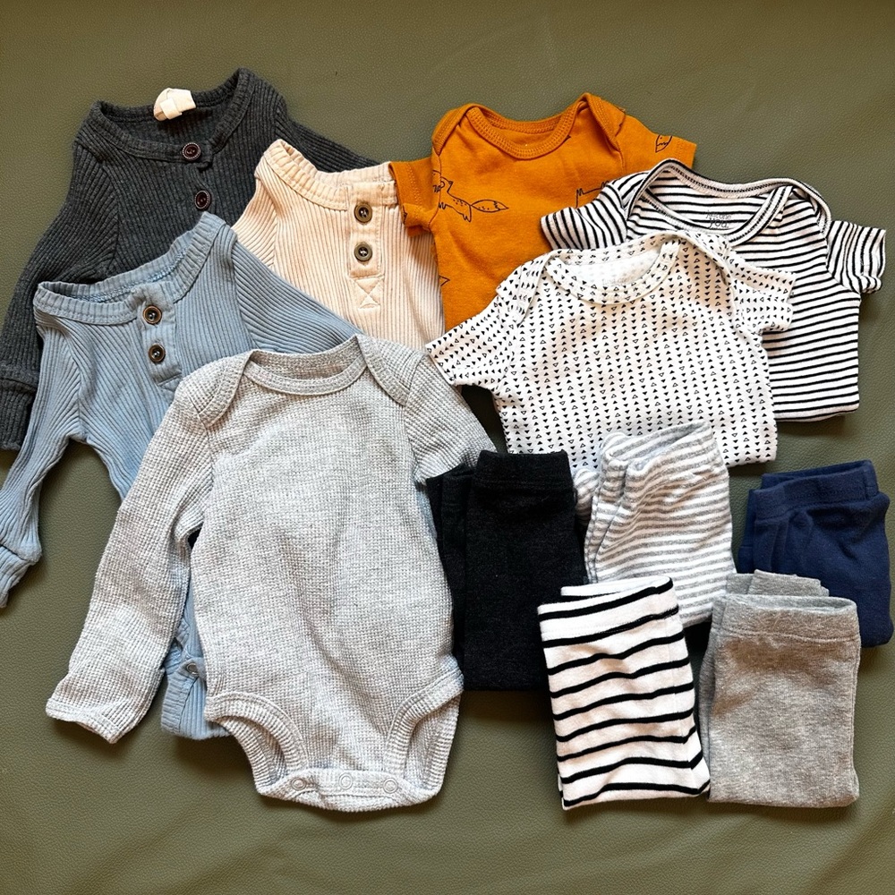 💜SOLD💜Assorted Baby Onesies and Pants Set